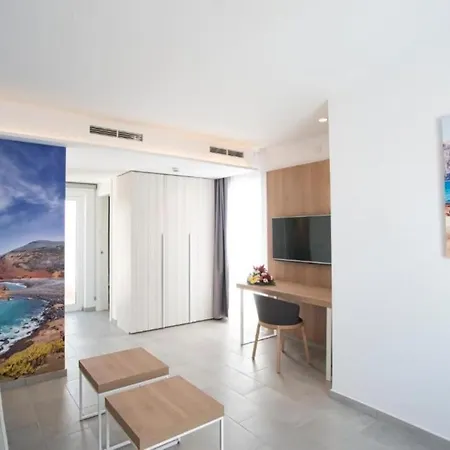 Appartement La The Two Bedroom With Half Board,wifi, In Playa Blanca *