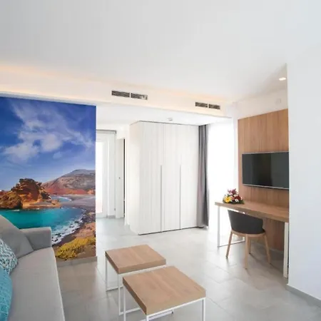 Apartmán La The Two Bedroom With Half Board,wifi, In Playa Blanca