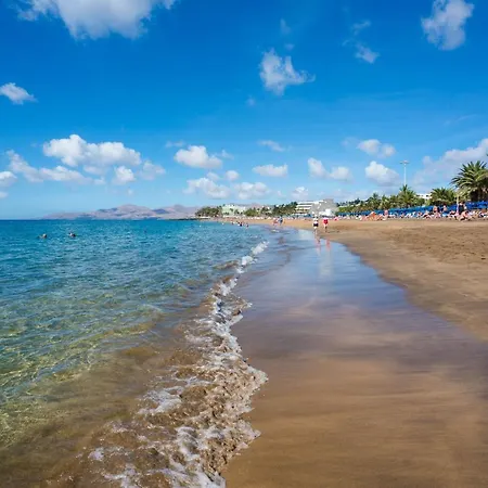 La The Two Bedroom With Half Board,wifi, In Playa Blanca