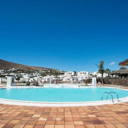 La The Two Bedroom With Half Board,wifi, In Playa Blanca * Коста Бланка