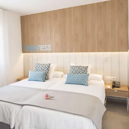 La The Two Bedroom With Half Board,wifi, In Playa Blanca Апартаменты
