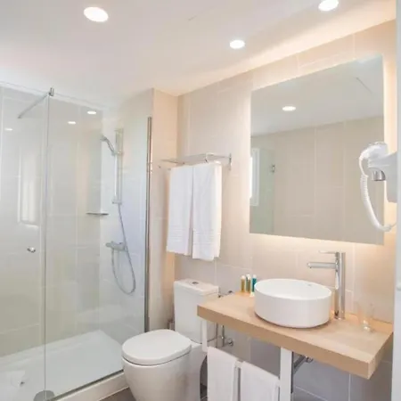 La The Two Bedroom With Half Board,wifi, In Playa Blanca * Коста Бланка